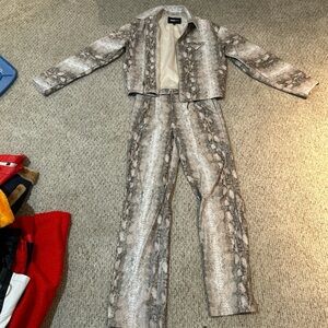 Fashion Nova Men SnakeSkin Print Jacket and Pants Set